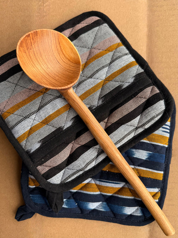 HANDWOVEN POCKET POT HOLDER FROM GUATEMALA